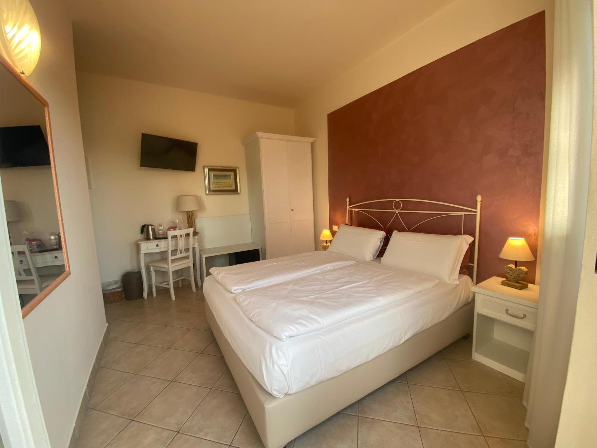 Betty'S House Bed & Breakfast Lazise Exterior photo