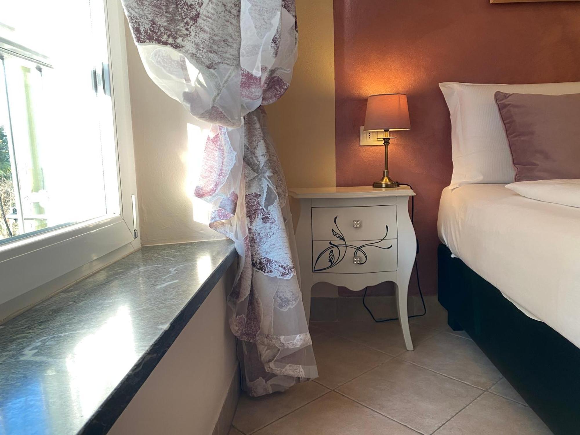 Betty'S House Bed & Breakfast Lazise Exterior photo
